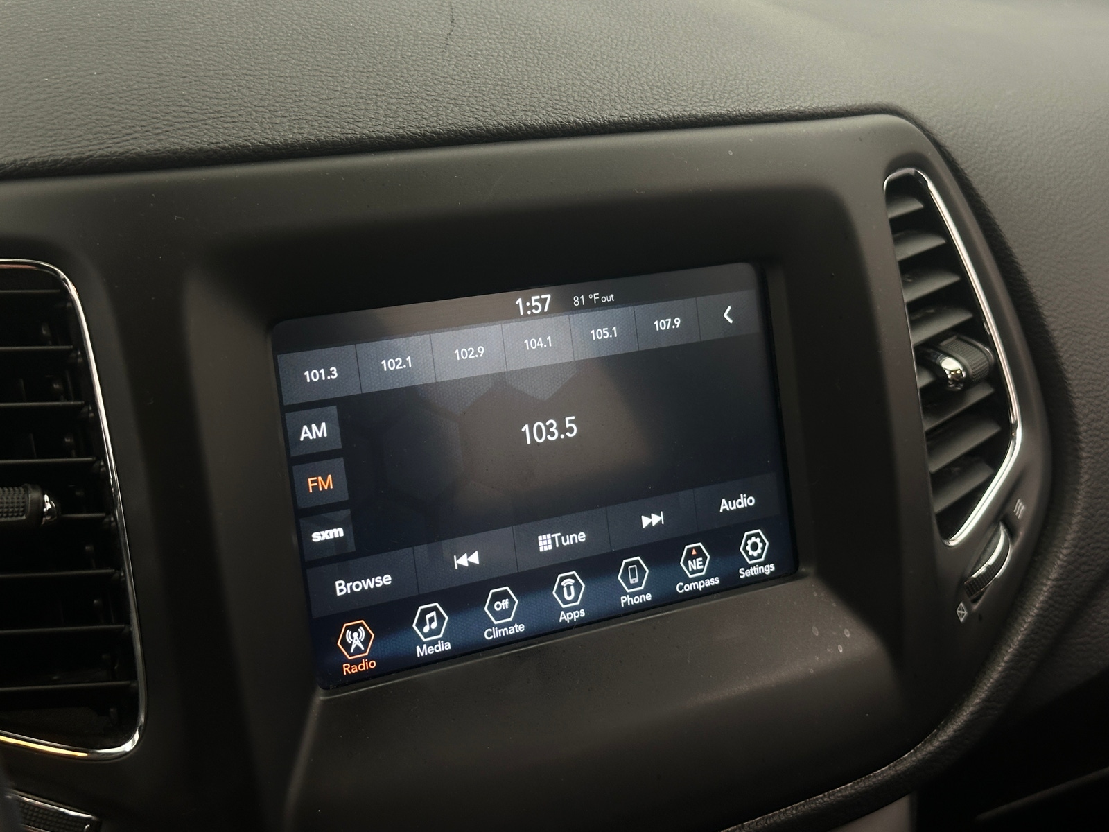 Thumbnail: 2019 Jeep Compass - 4