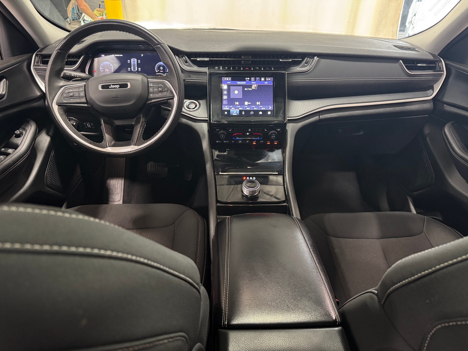 Thumbnail: 2023 Jeep Grand Cherokee - 3