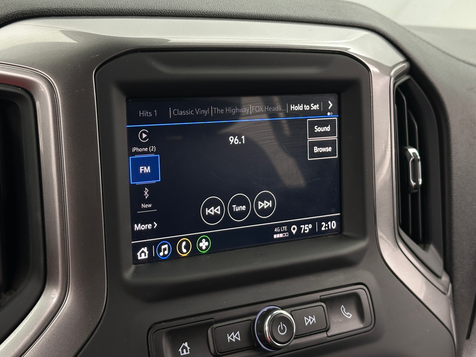 Thumbnail: 2024 Chevrolet Silverado 1500 - 4