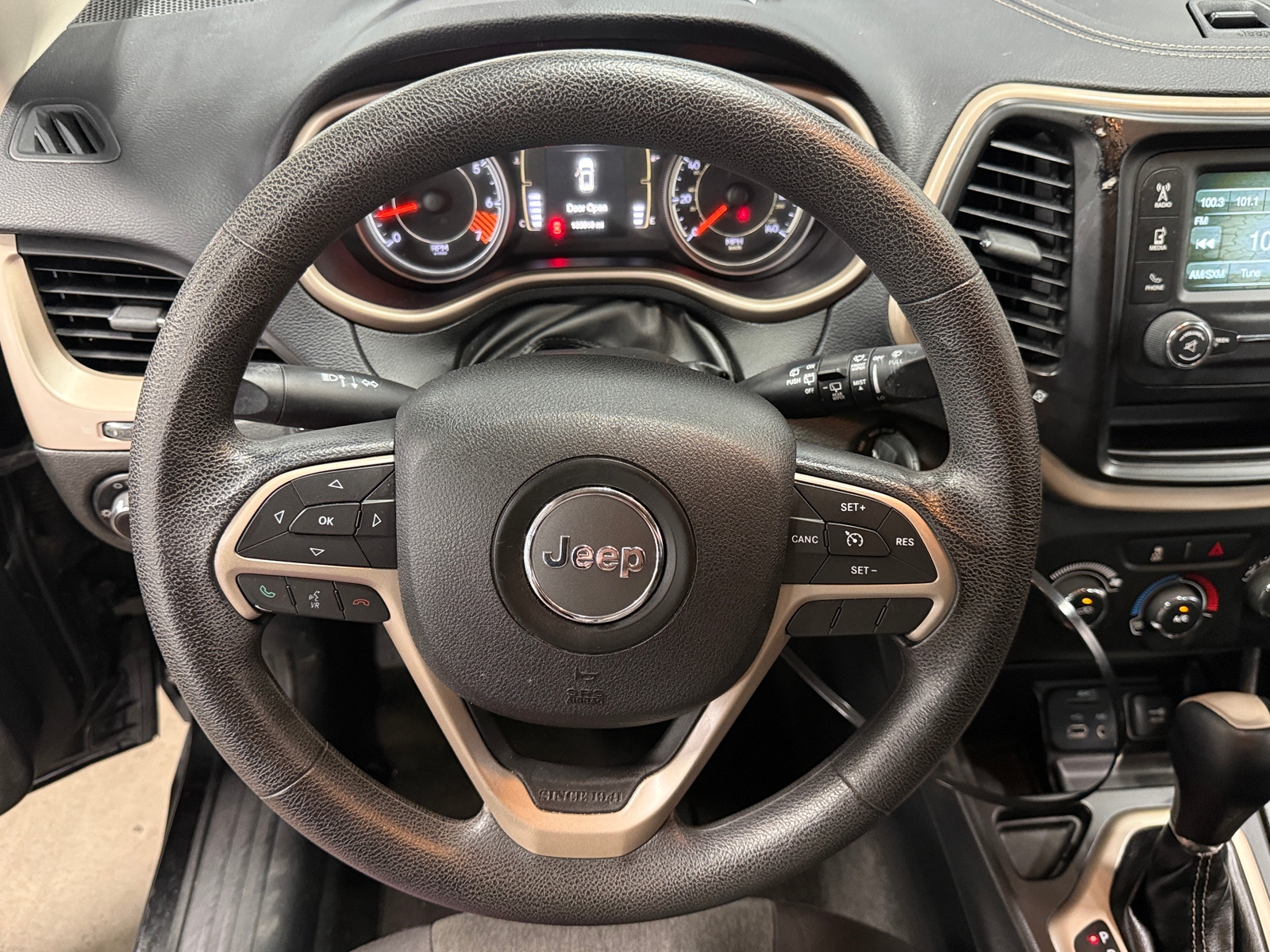 Thumbnail: 2015 Jeep Cherokee - 5