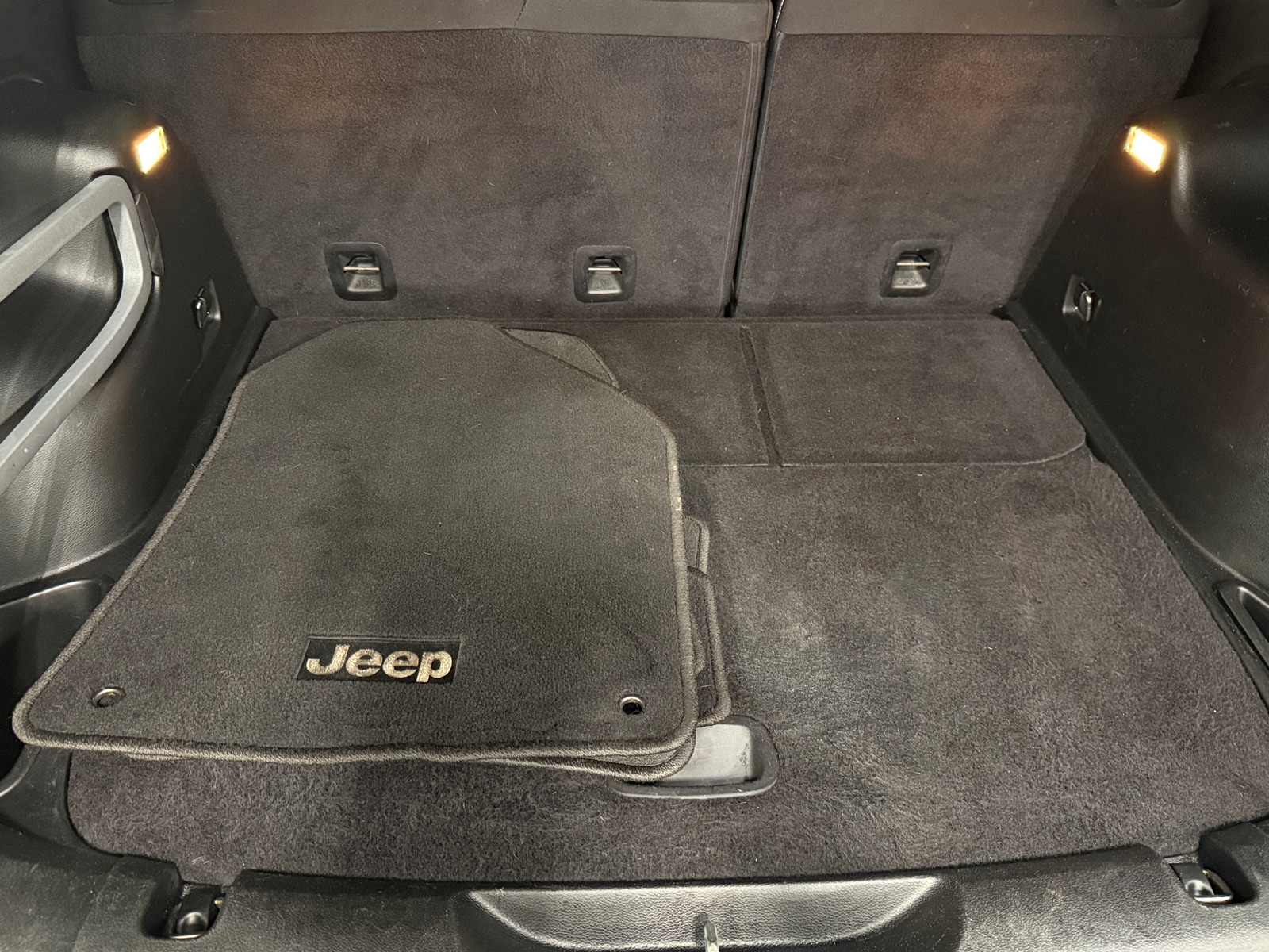 Thumbnail: 2015 Jeep Cherokee - 7