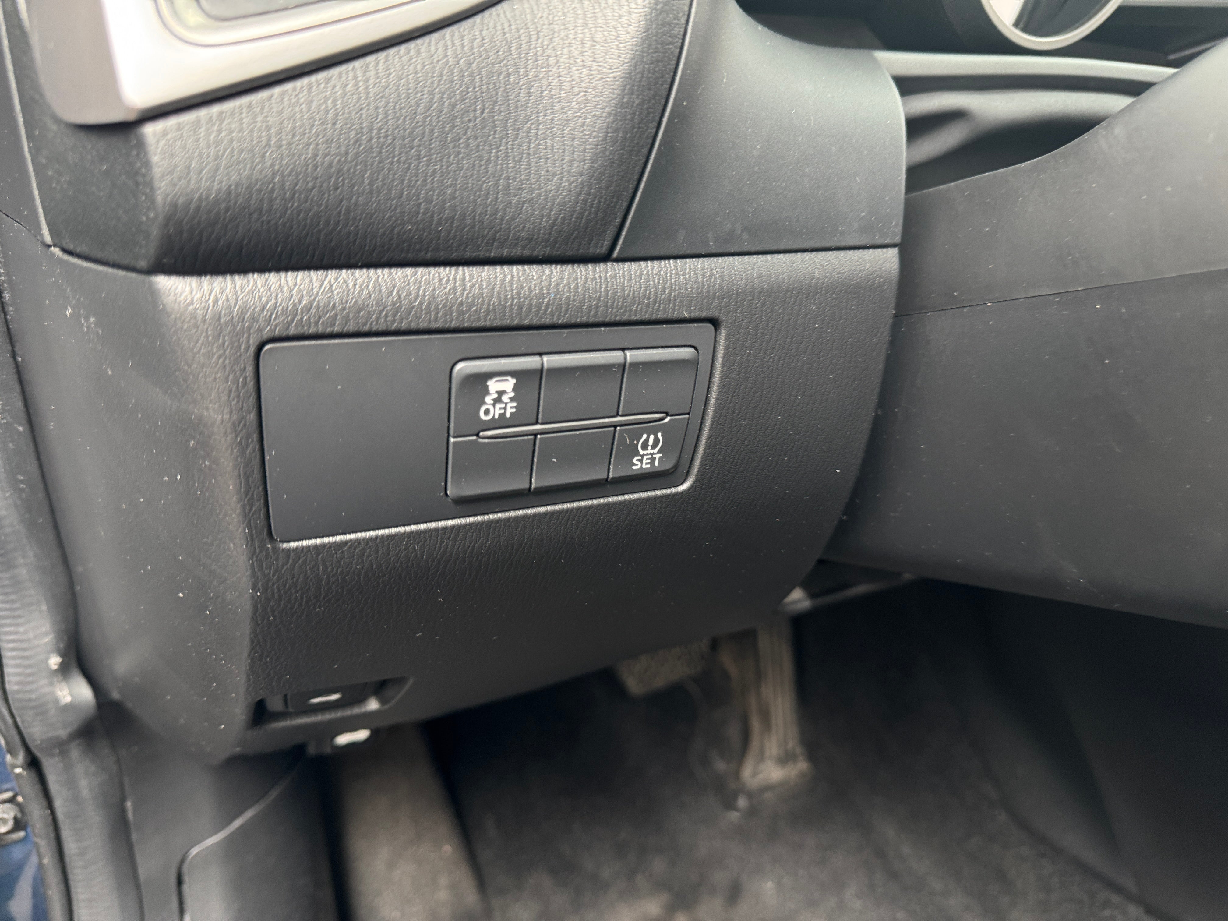 Used 2017 Mazda Mazda3 Touring with VIN JM1BN1V71H1105240 for sale in Auburn, WA
