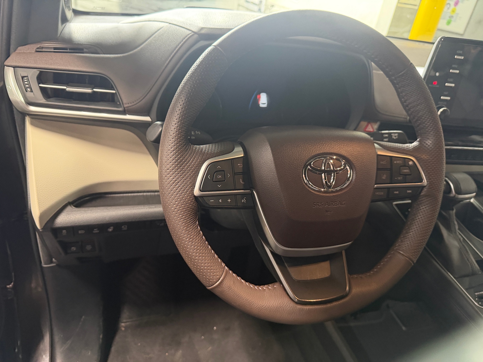 Thumbnail: 2024 Toyota Sienna - 4