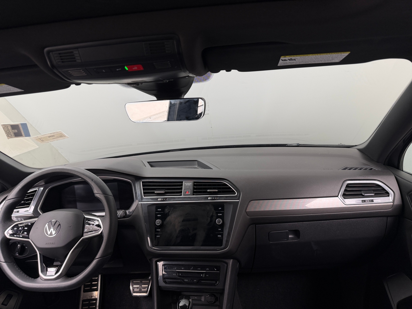 Thumbnail: 2022 Volkswagen Tiguan - 3