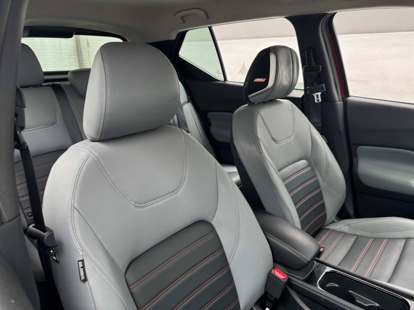 Thumbnail: 2023 Nissan Kicks - 2