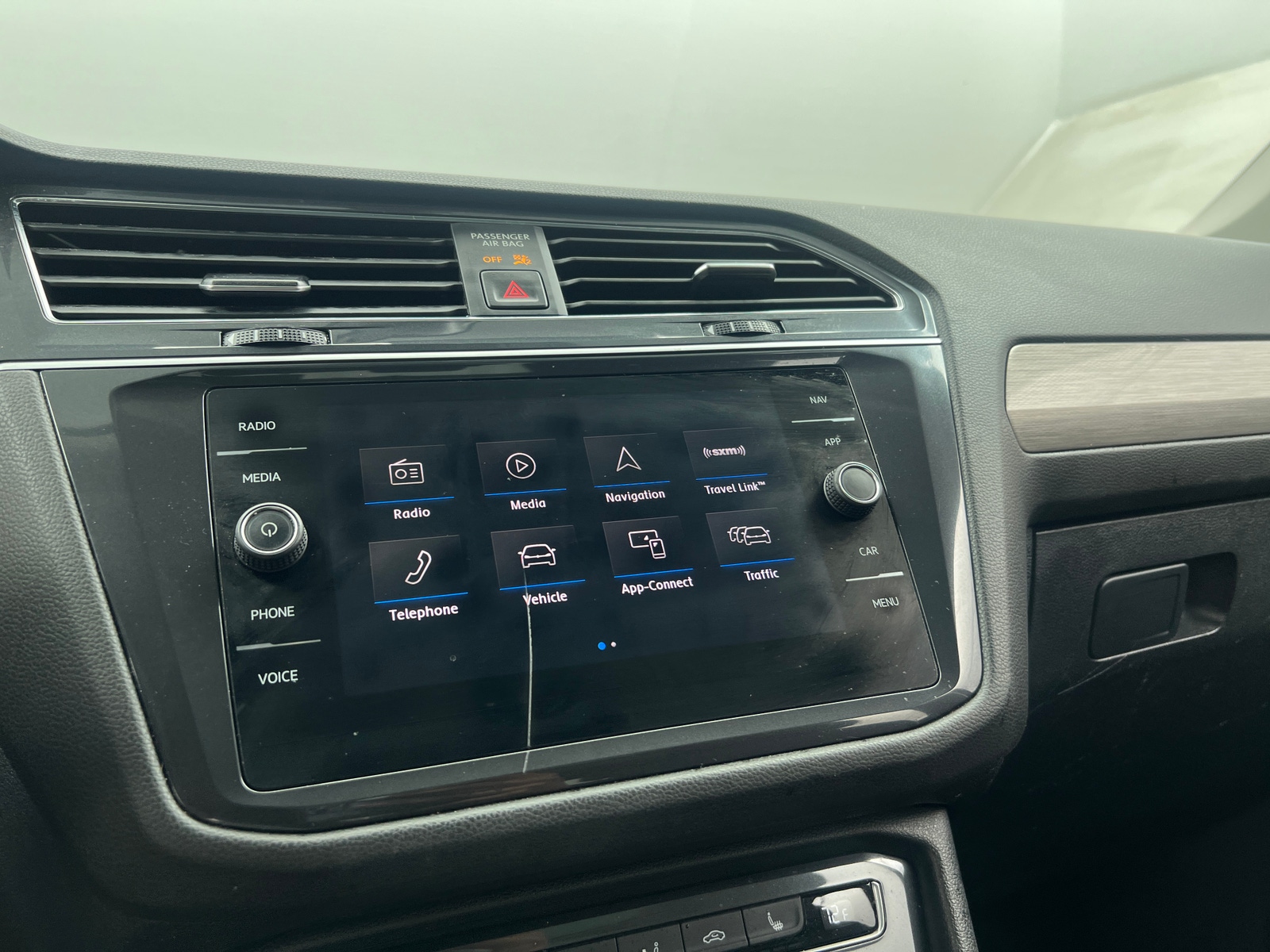 Thumbnail: 2020 Volkswagen Tiguan - 3