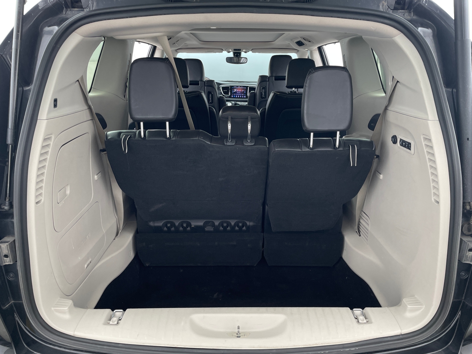 Thumbnail: 2020 Chrysler Pacifica - 6