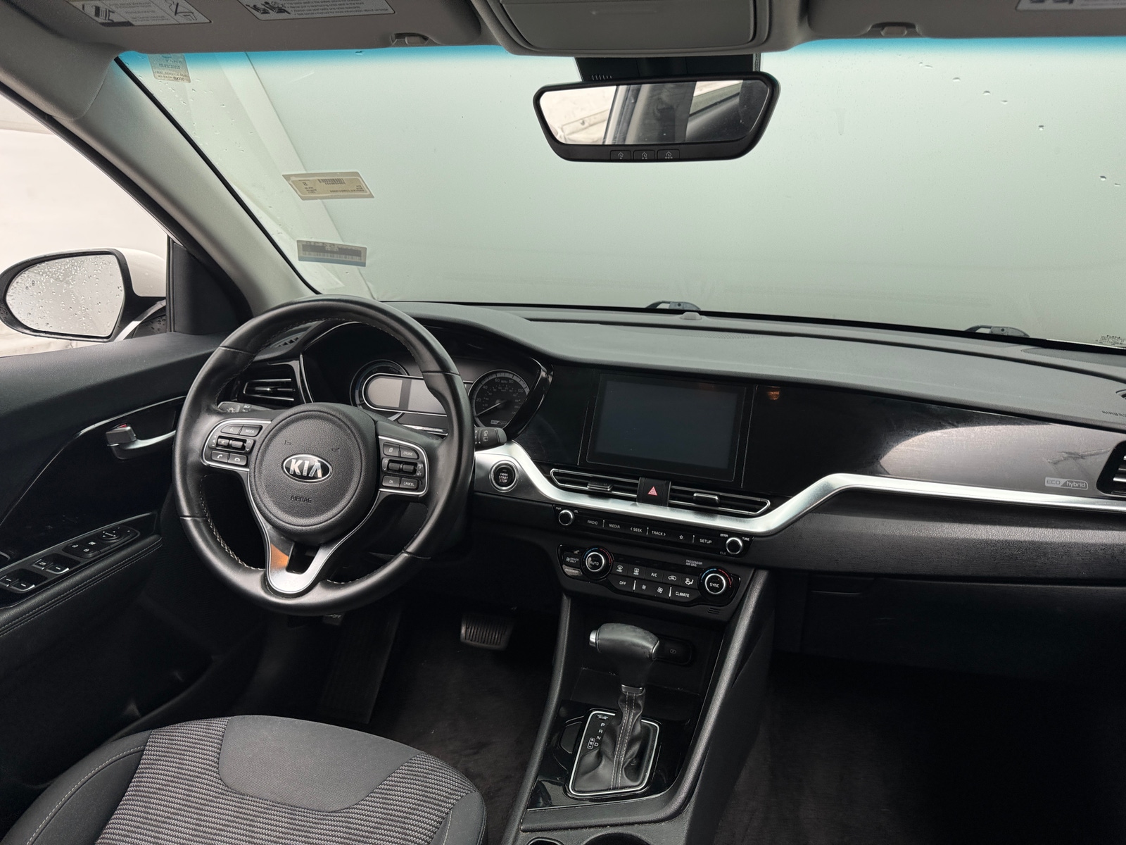 Thumbnail: 2021 Kia Niro - 3