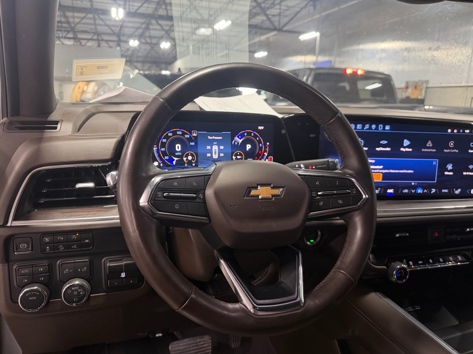 Thumbnail: 2025 Chevrolet Suburban - 4