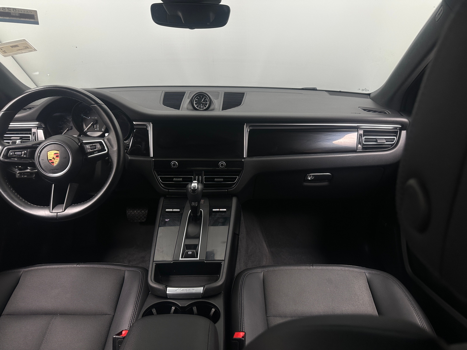 Thumbnail: 2022 Porsche Macan - 2