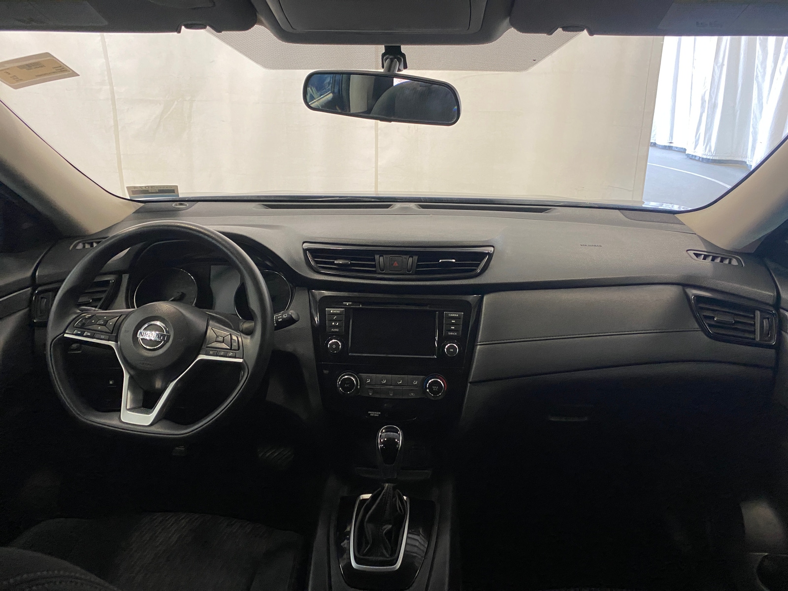 Thumbnail: 2018 Nissan Rogue - 3