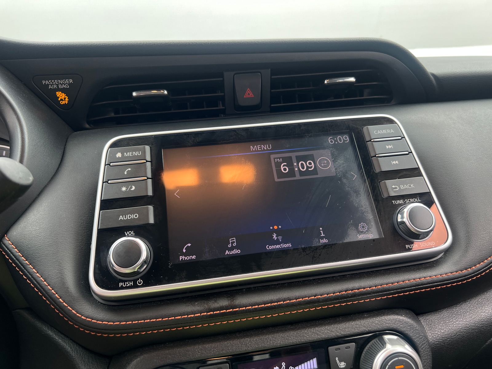 Thumbnail: 2020 Nissan Kicks - 3