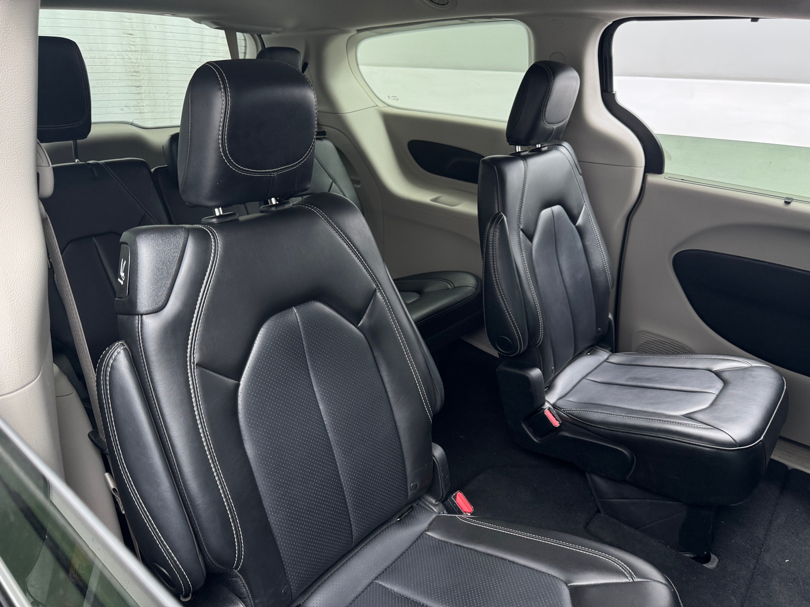 Thumbnail: 2023 Chrysler Pacifica - 5