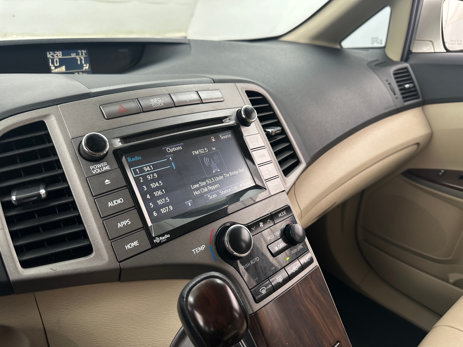 Thumbnail: 2015 Toyota Venza - 4