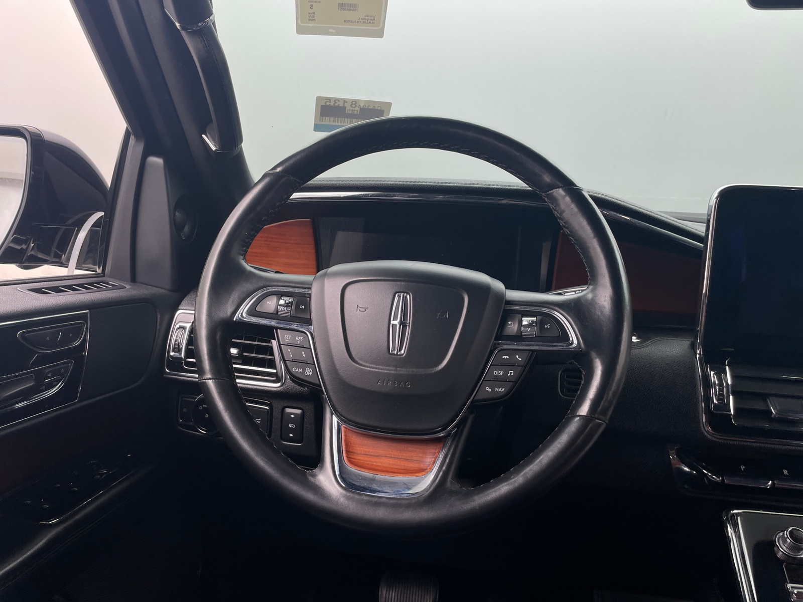 Thumbnail: 2020 Lincoln Navigator L - 4