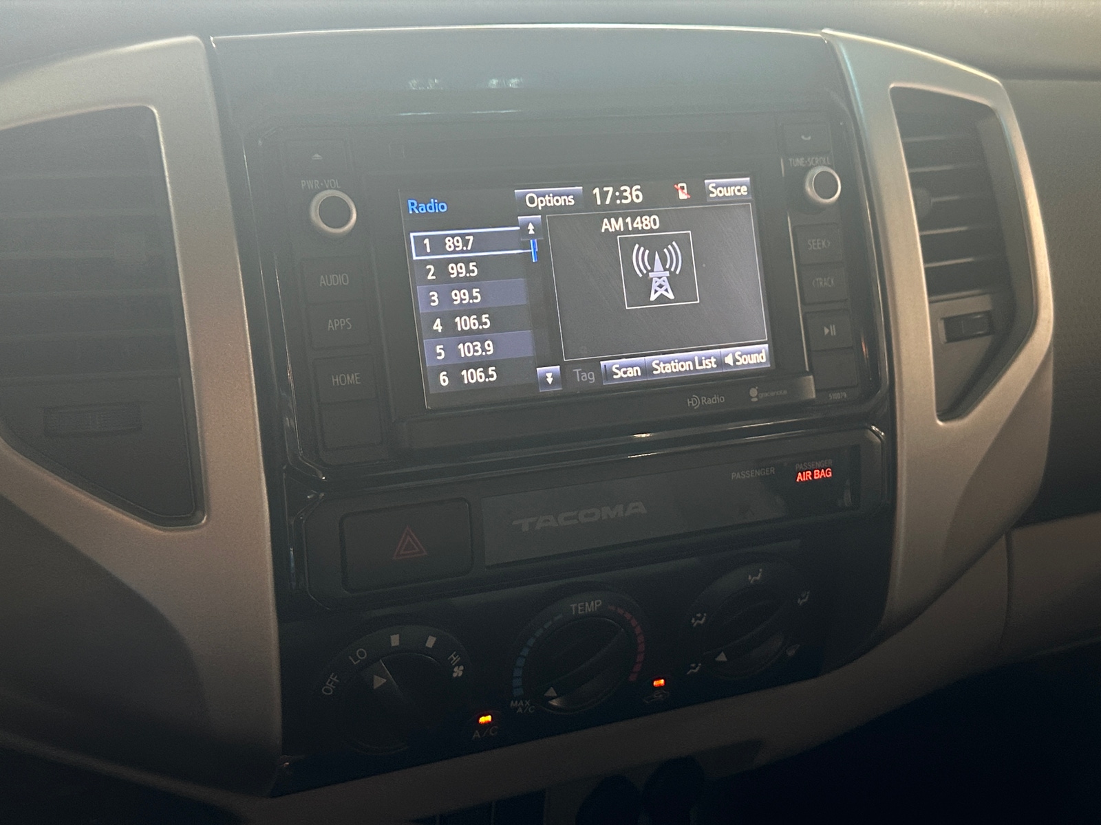 Thumbnail: 2015 Toyota Tacoma - 4