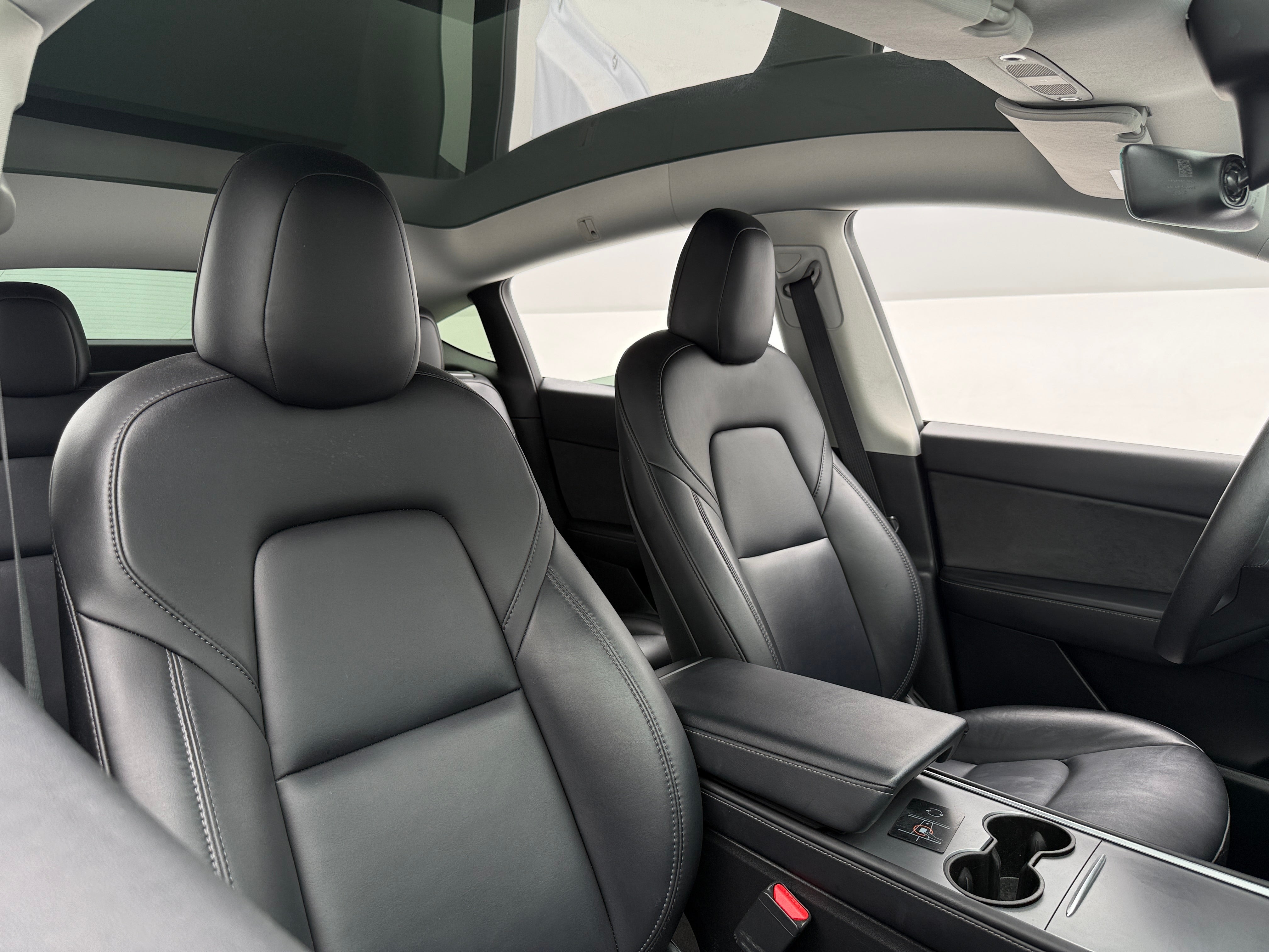 Used 2022 Tesla Model Y Performance with VIN 7SAYGDEF8NF510921 for sale in Oak Creek, WI