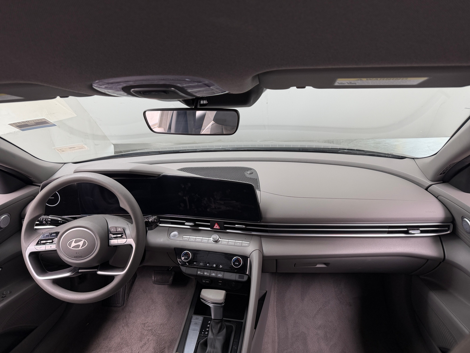 Thumbnail: 2024 Hyundai Elantra - 3