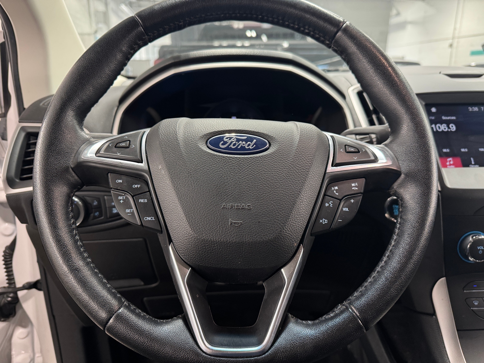 Thumbnail: 2019 Ford Edge - 5