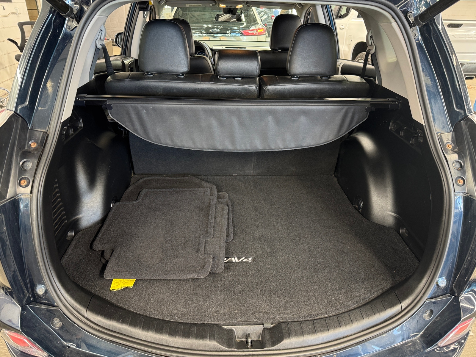 Thumbnail: 2017 Toyota RAV4 - 7