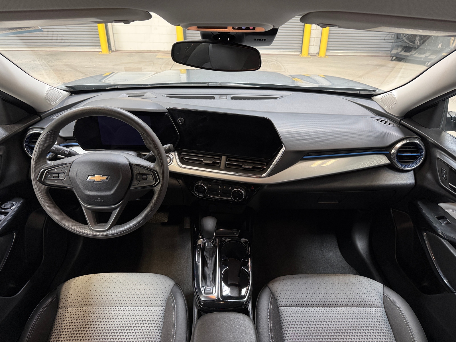 Thumbnail: 2025 Chevrolet Trax - 3