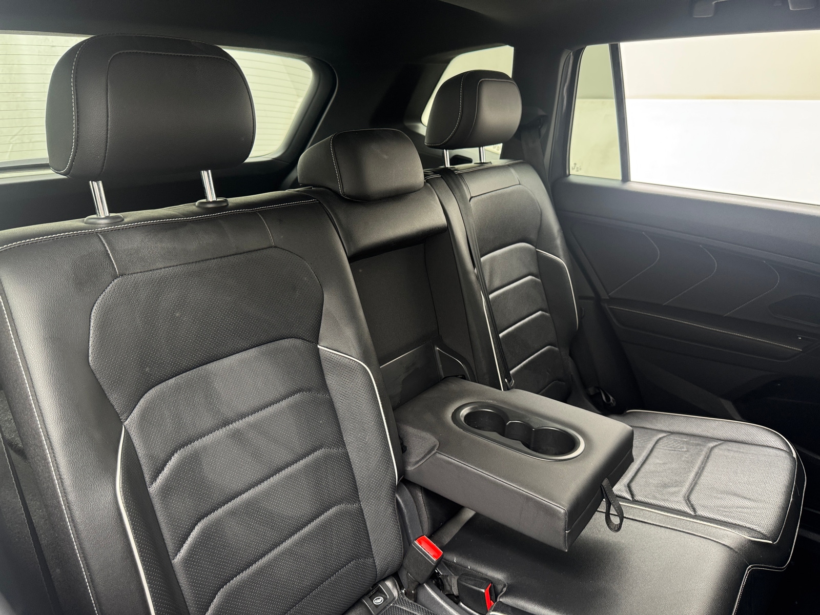 Thumbnail: 2022 Volkswagen Tiguan - 5