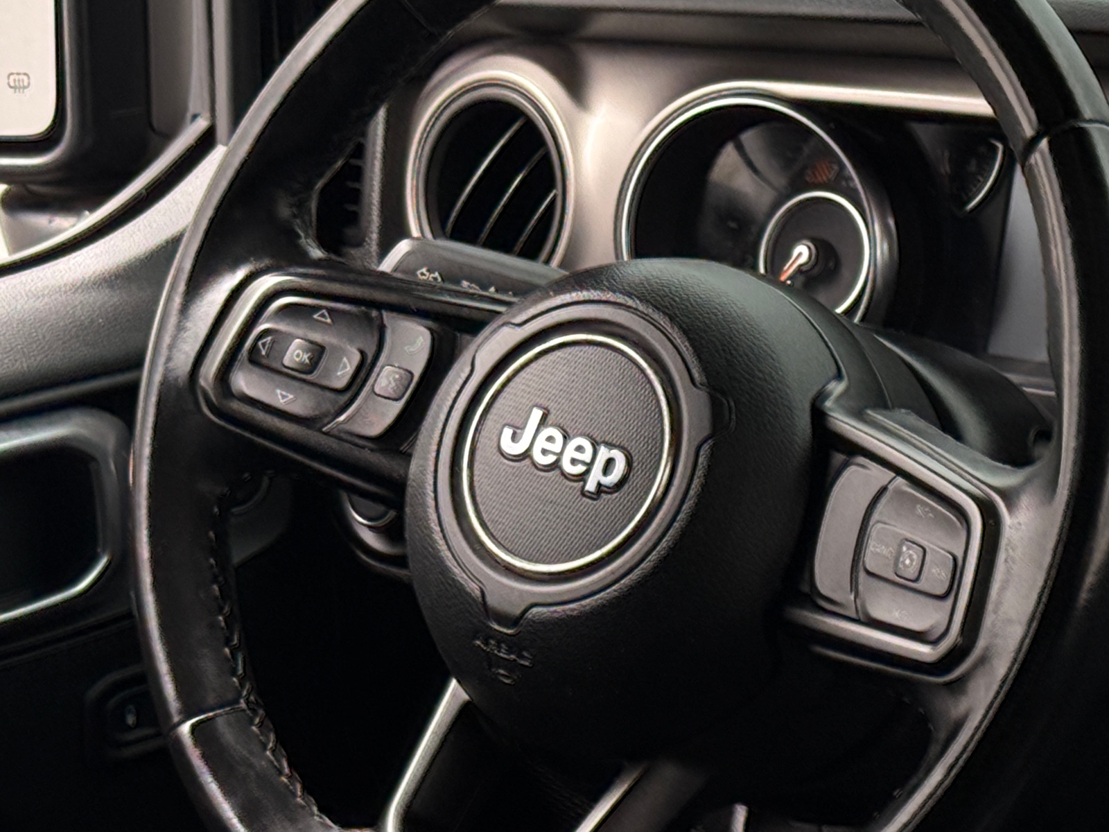 Thumbnail: 2020 Jeep Wrangler - 5