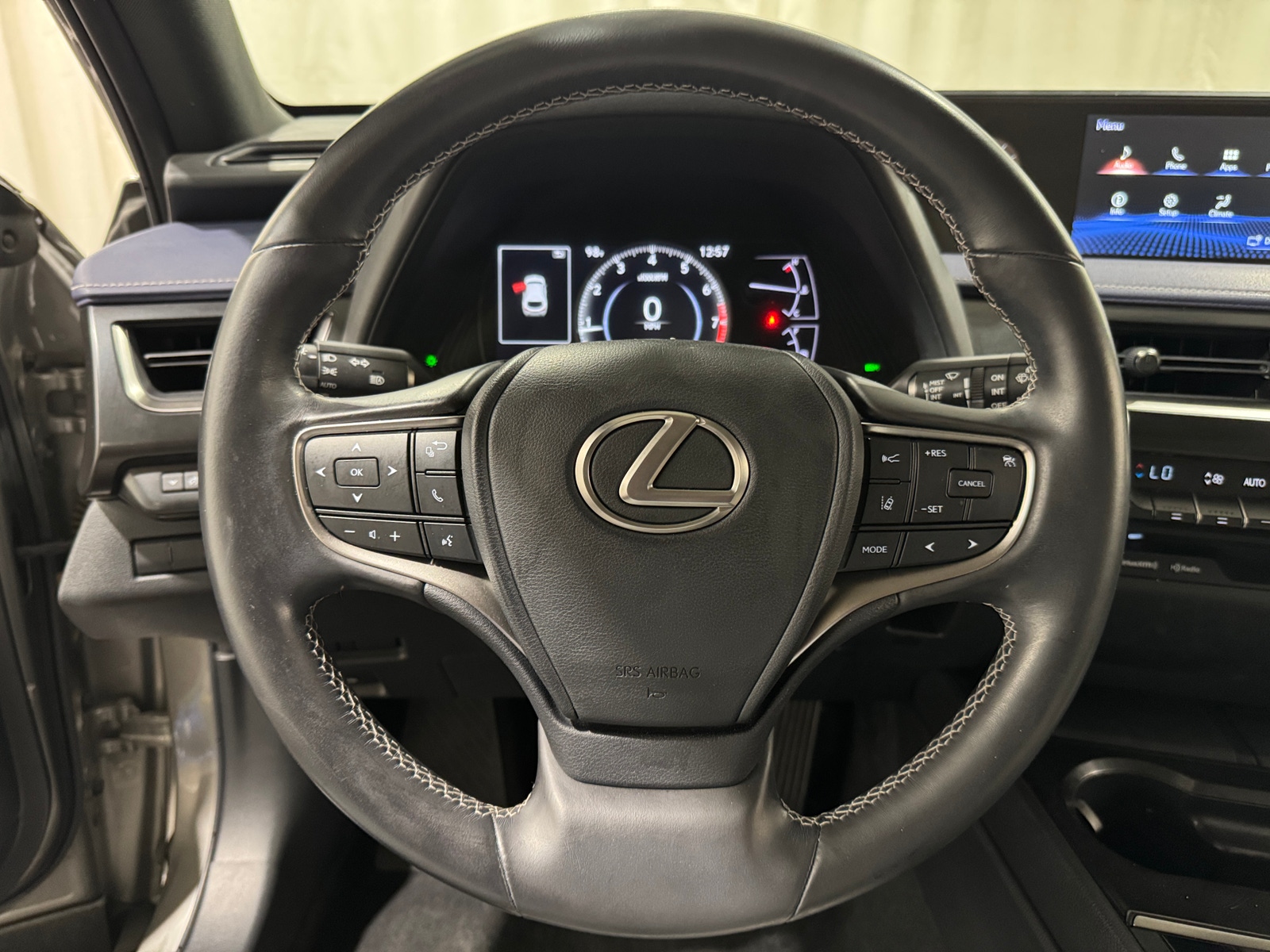 Thumbnail: 2019 Lexus UX - 5