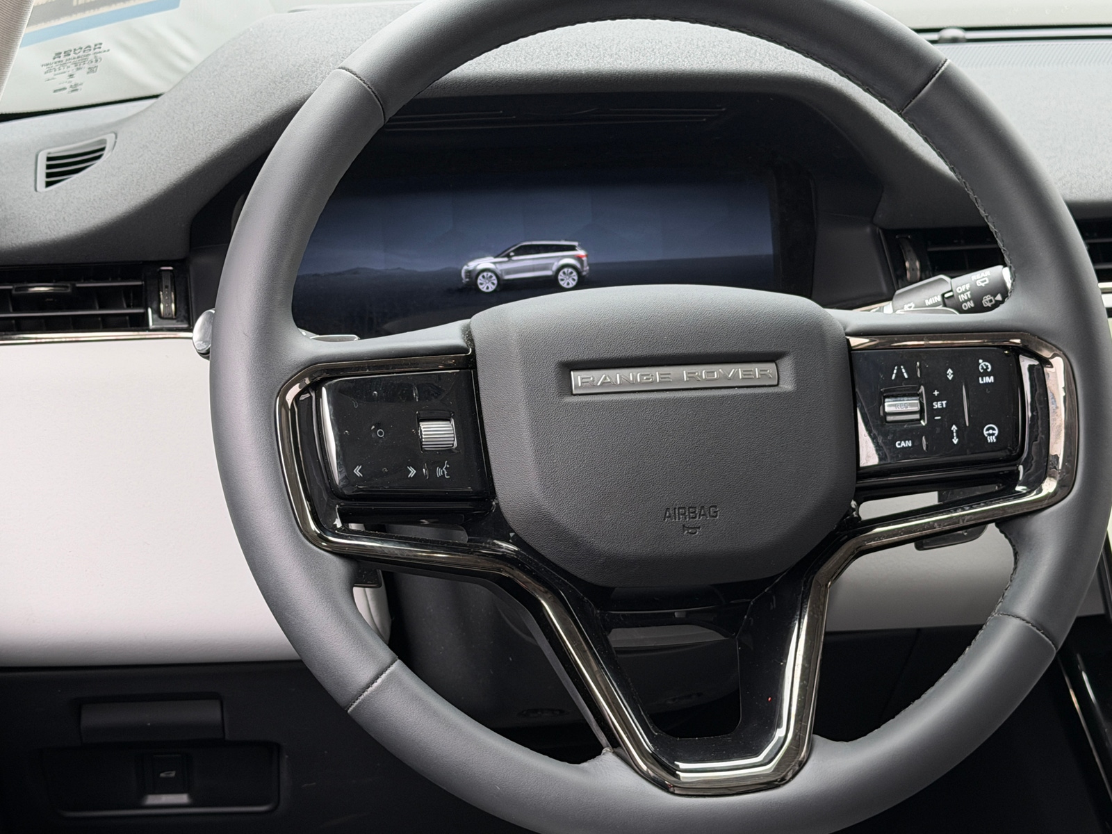 Thumbnail: 2024 Land Rover Range Rover Evoque - 4