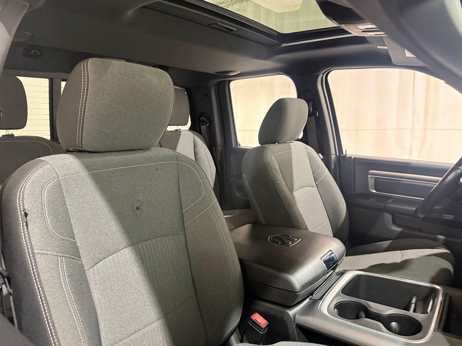 Thumbnail: 2022 RAM 1500 Classic - 2