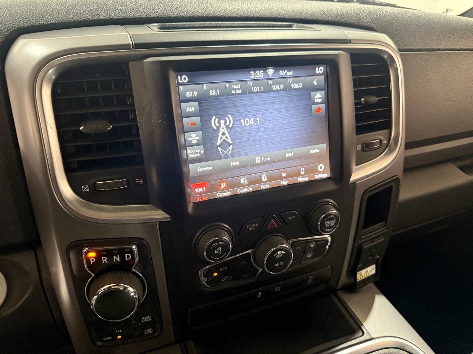 Thumbnail: 2022 RAM 1500 Classic - 4