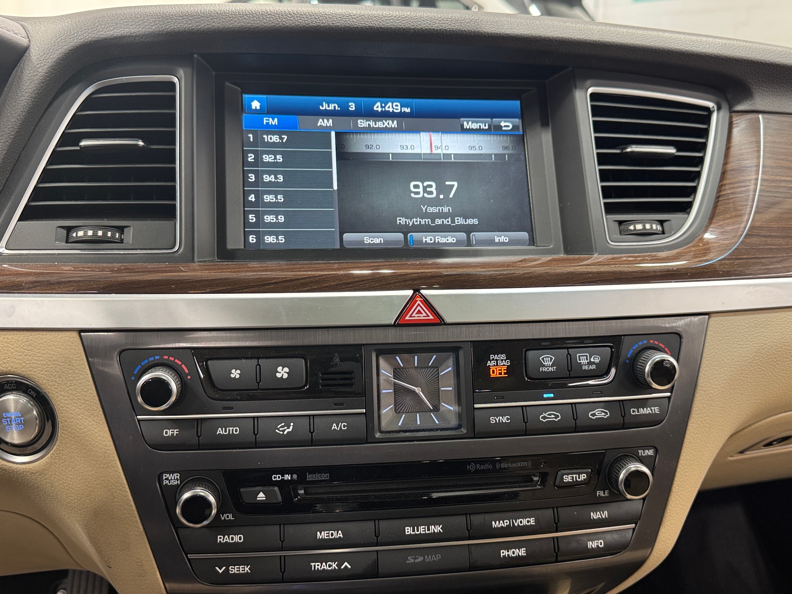 Thumbnail: 2016 Hyundai Genesis - 3