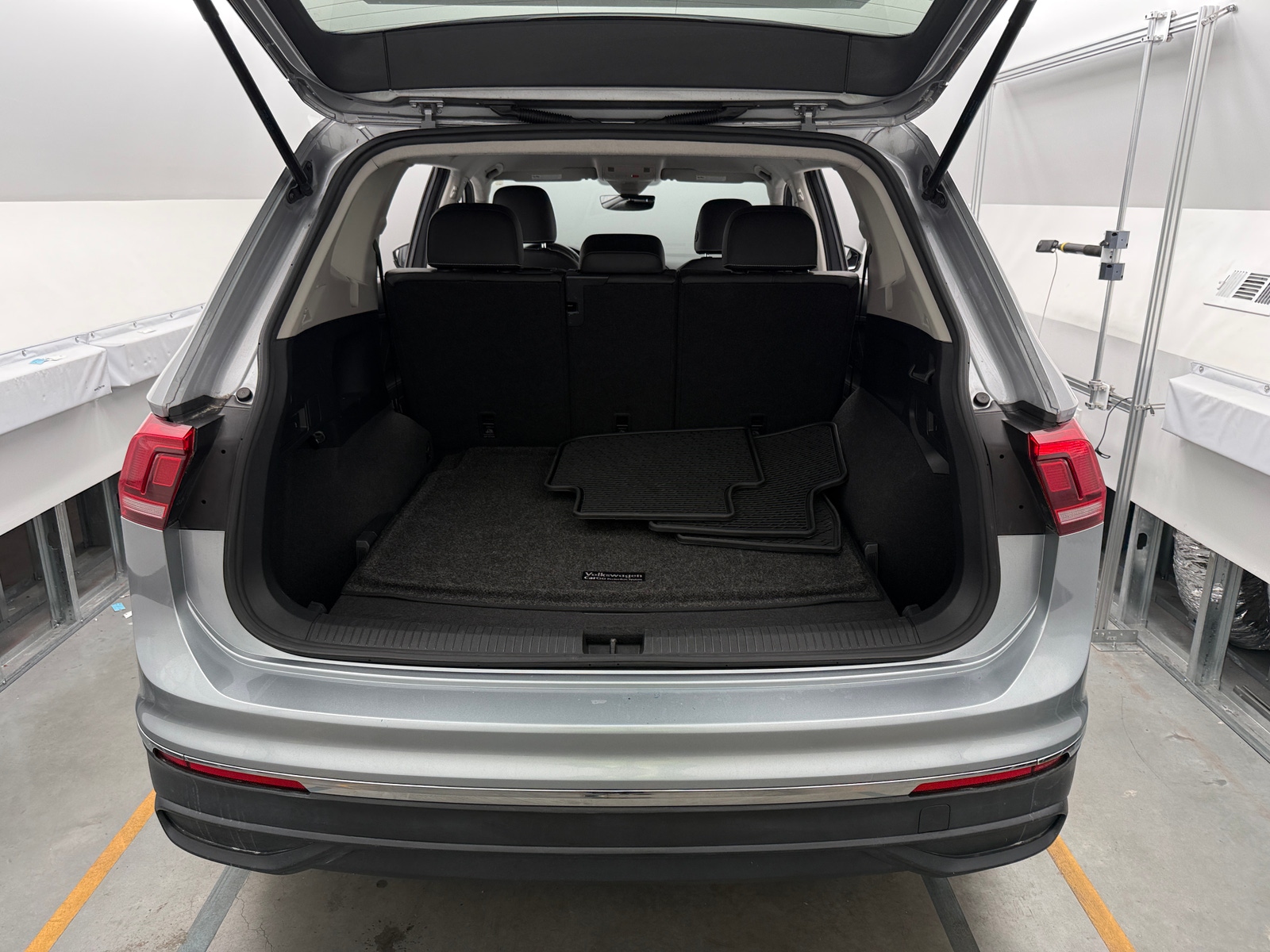 Thumbnail: 2022 Volkswagen Tiguan - 6