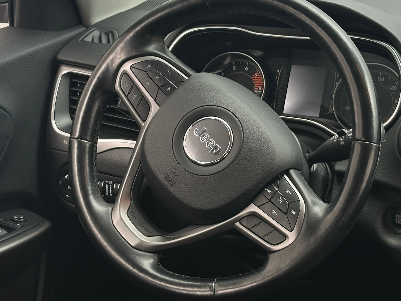 Thumbnail: 2020 Jeep Cherokee - 5