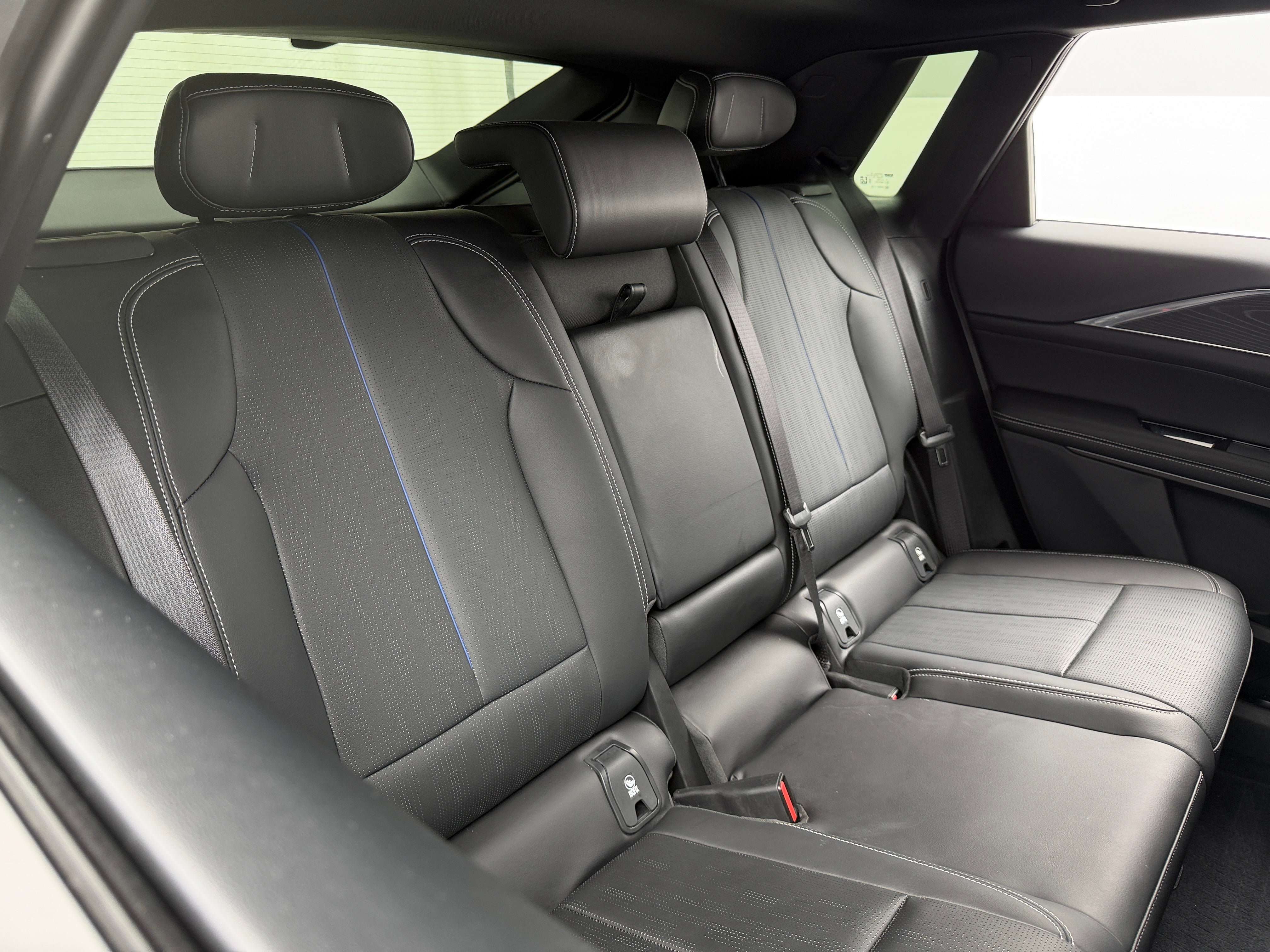 Used 2024 Cadillac LYRIQ Sport 1 with VIN 1GYKPTRLXRZ140160 for sale in Oak Creek, WI