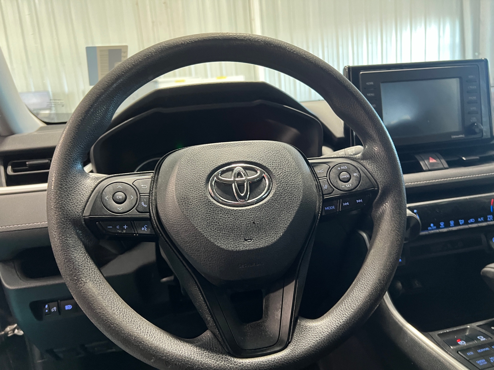 Thumbnail: 2022 Toyota RAV4 - 5