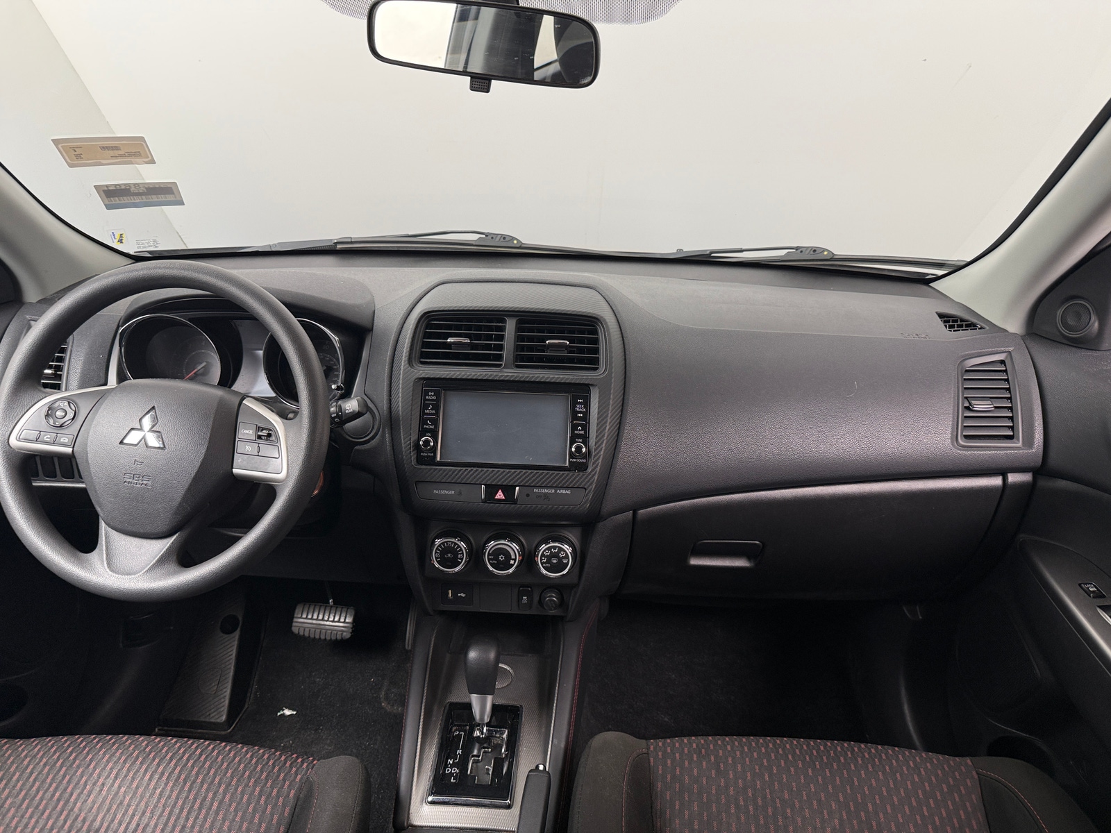 Thumbnail: 2018 Mitsubishi Outlander Sport - 3