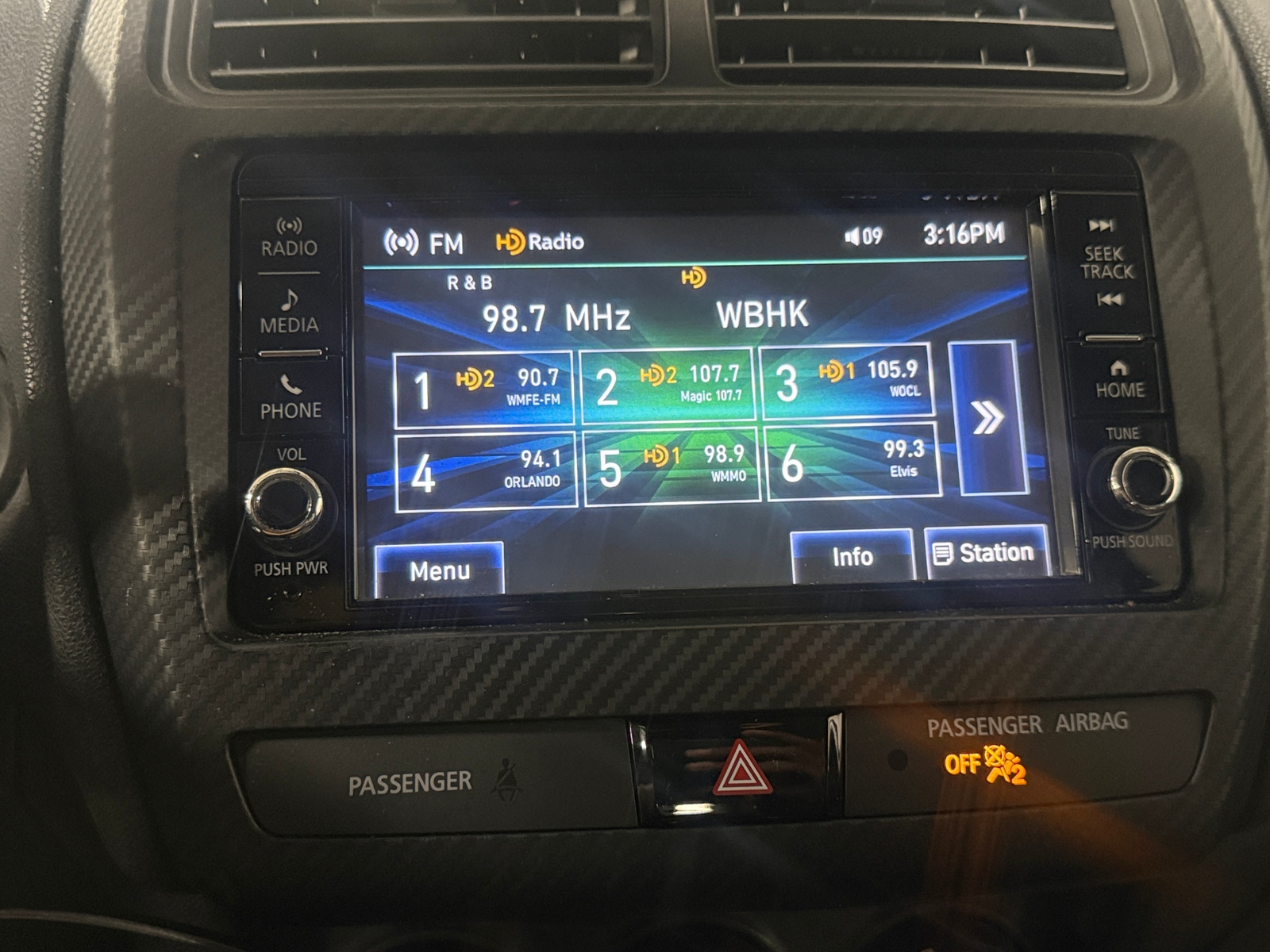 Thumbnail: 2018 Mitsubishi Outlander Sport - 4
