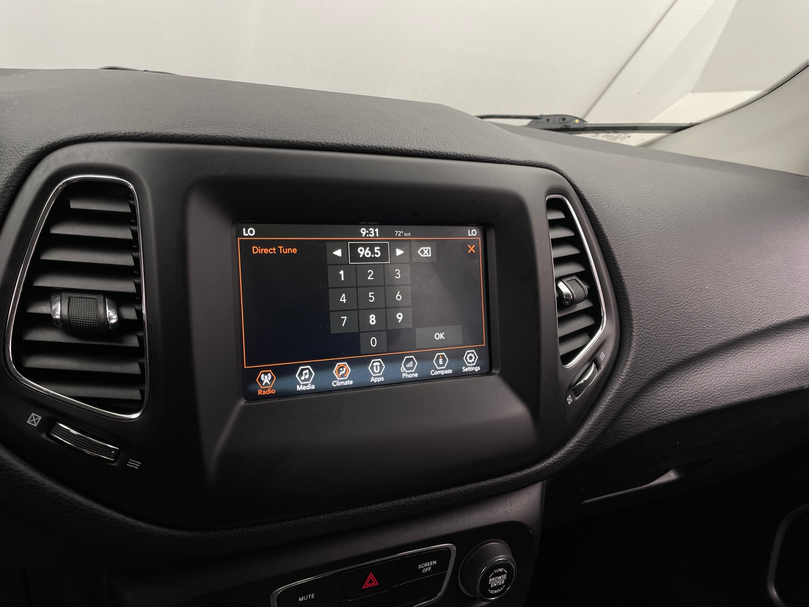 Thumbnail: 2018 Jeep Compass - 4