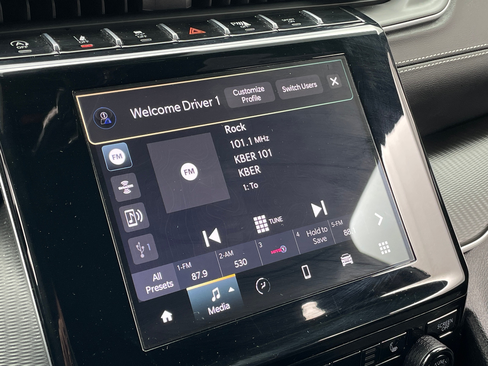 Thumbnail: 2023 Jeep Grand Cherokee L - 4