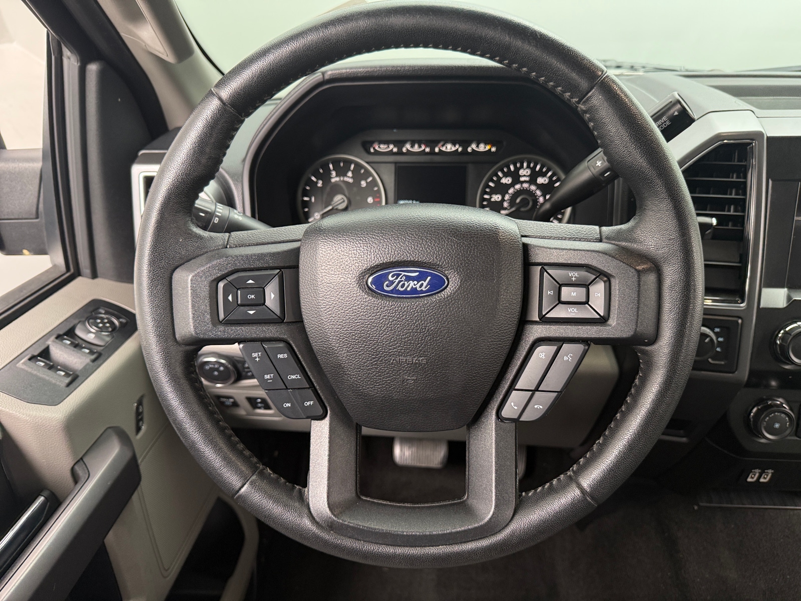 Thumbnail: 2019 Ford Econoline - 5
