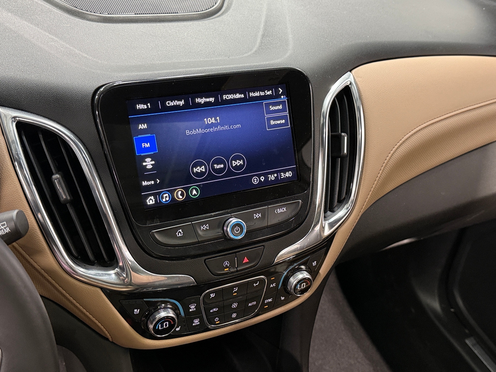 Thumbnail: 2022 Chevrolet Equinox - 3