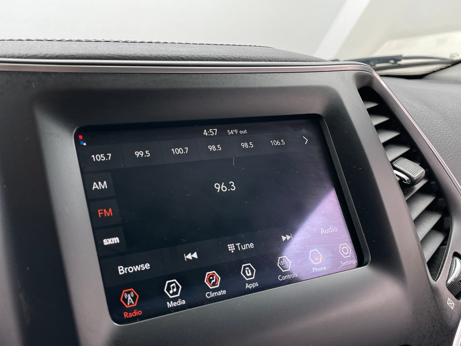 Thumbnail: 2019 Jeep Cherokee - 4