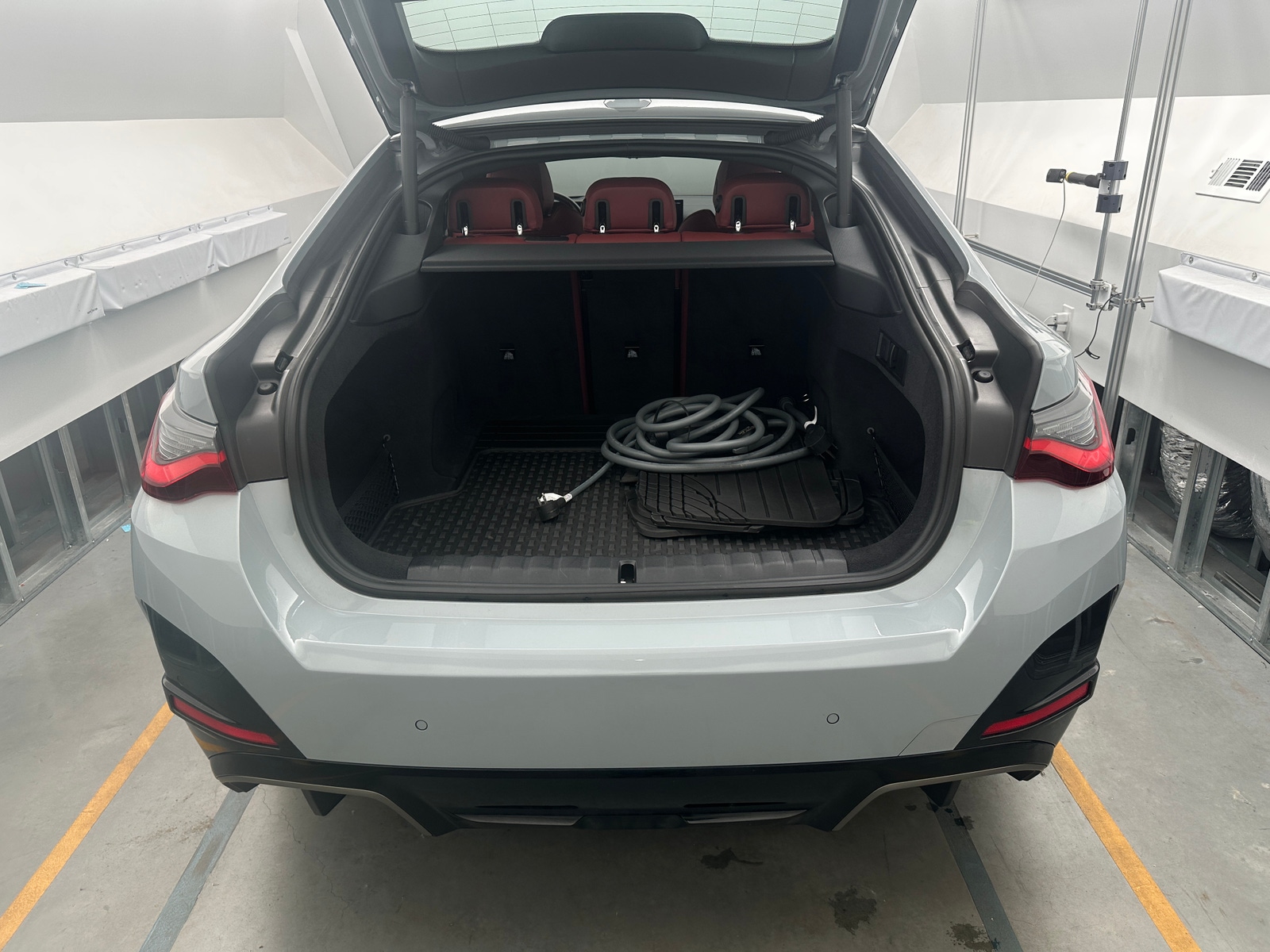 Thumbnail: 2023 BMW i4 - 6