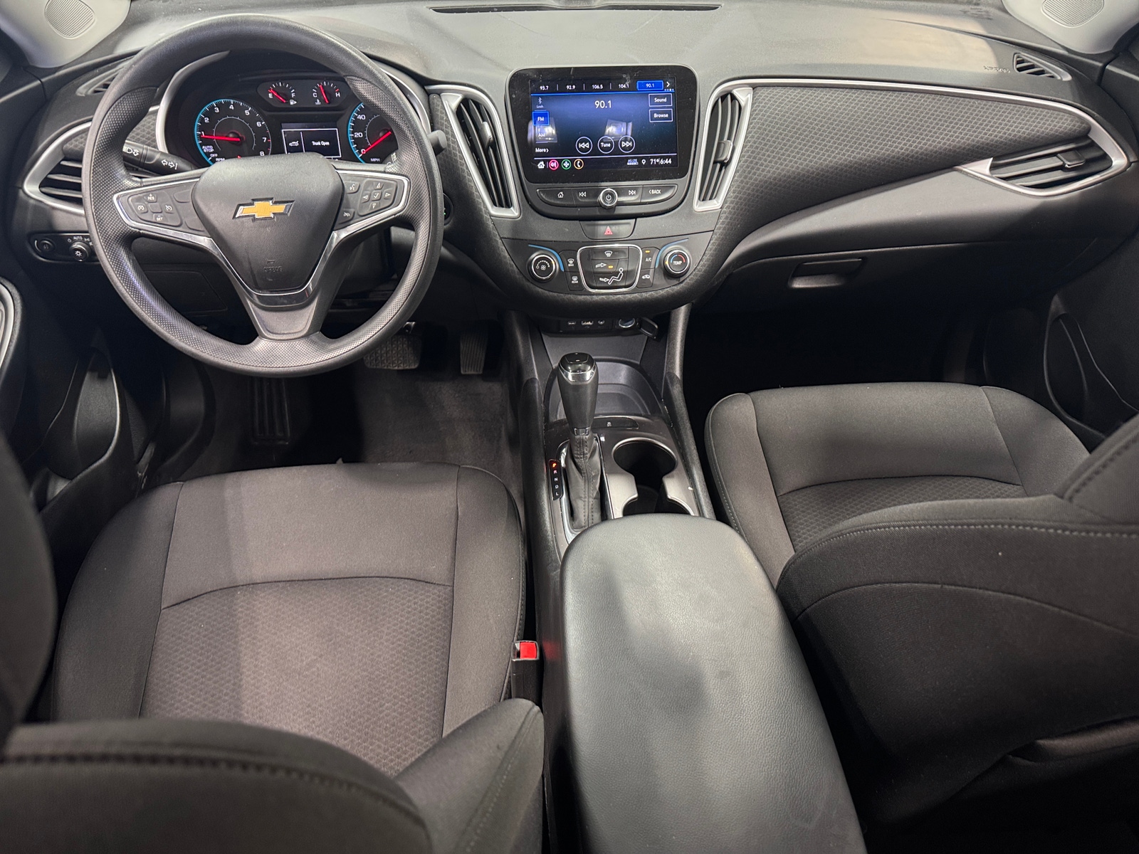 Thumbnail: 2019 Chevrolet Malibu - 3