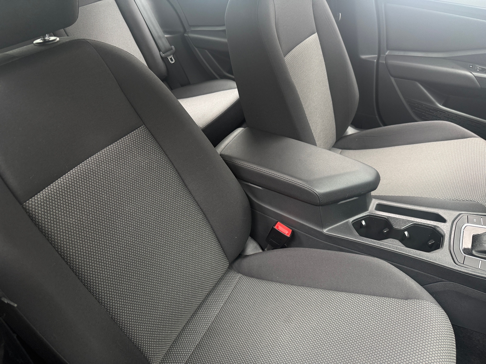 Thumbnail: 2019 Volkswagen Jetta - 2