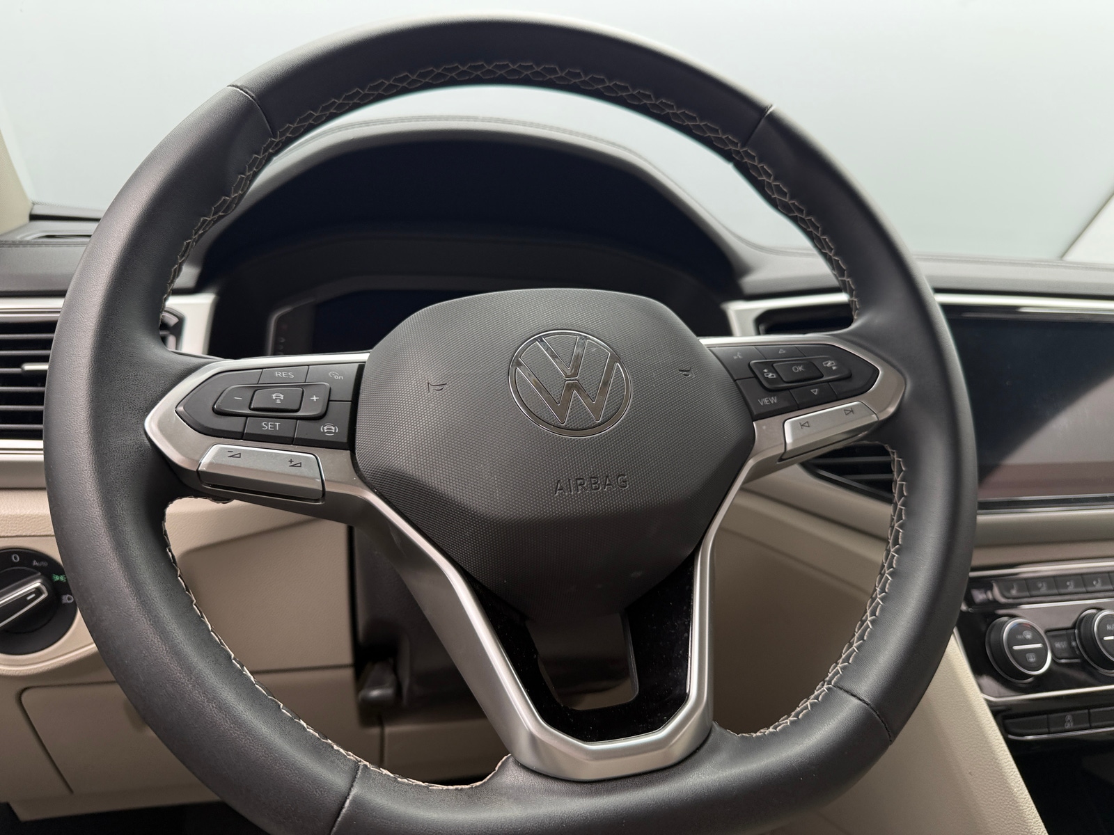 Thumbnail: 2023 Volkswagen Atlas - 4