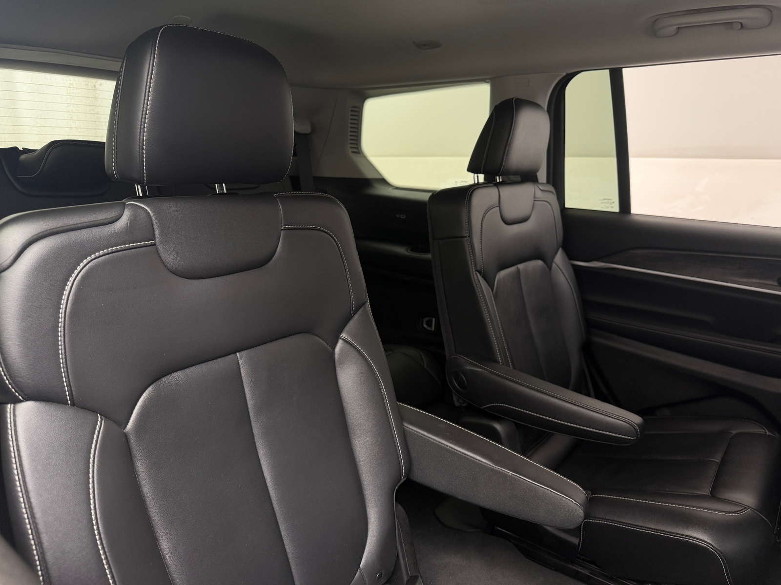 Thumbnail: 2022 Jeep Grand Cherokee L - 5