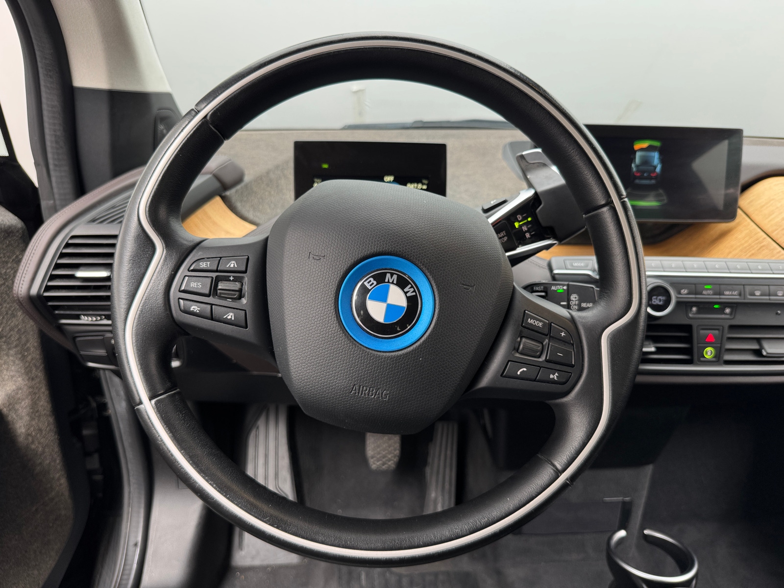 Thumbnail: 2015 BMW i3 - 4