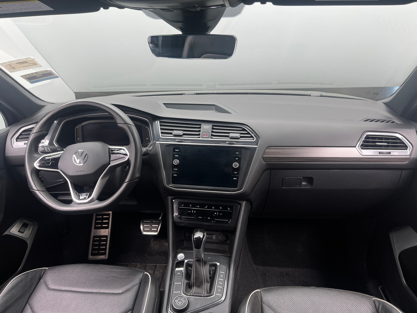 Thumbnail: 2023 Volkswagen Tiguan - 2